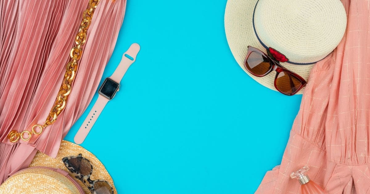 Roupas e artigos de moda representando como vender na shein